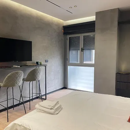 Jt - Yellow טיראנה