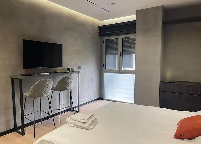 Jt - Yellow טיראנה