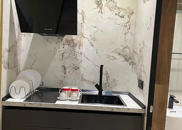 Jt - Yellow Apartman