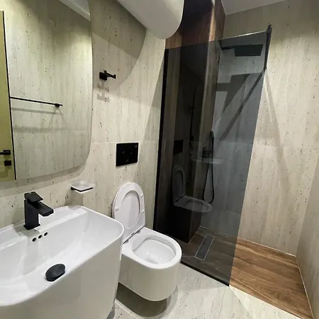 Apartment Jt - Yellow *